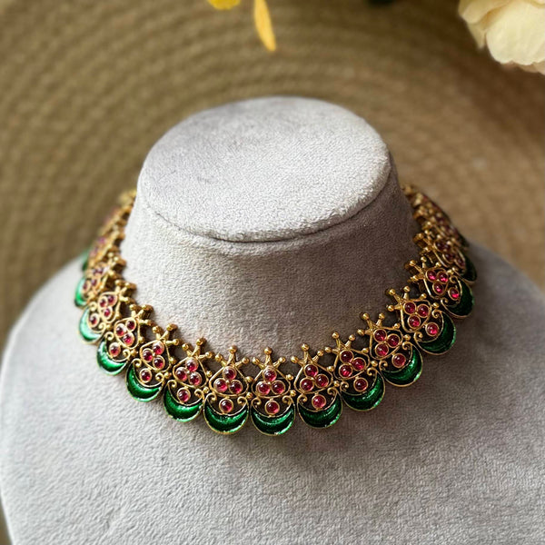 Moon Plakka necklace