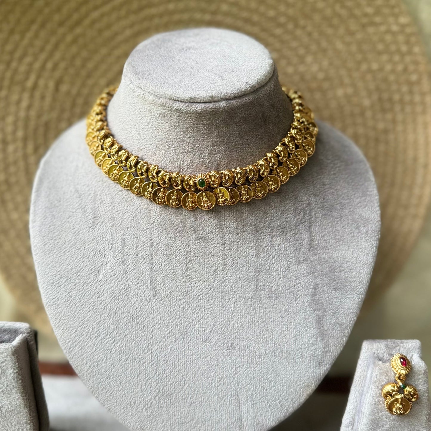 Elephant coin choker