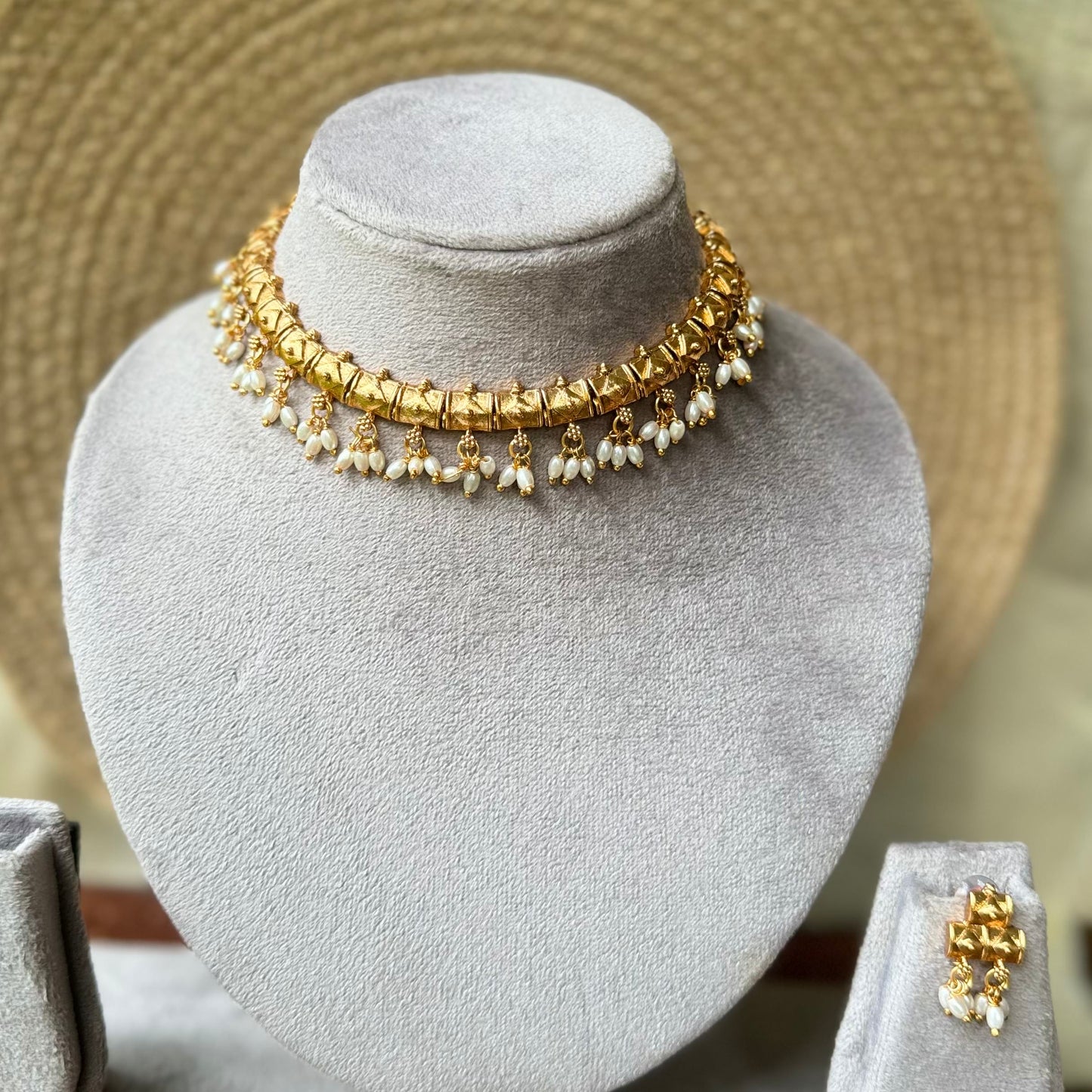 Rise pearl hasli neckset