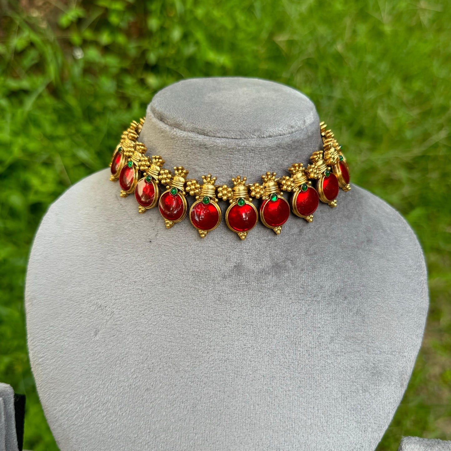 Palakka Round Choker -Red,Green