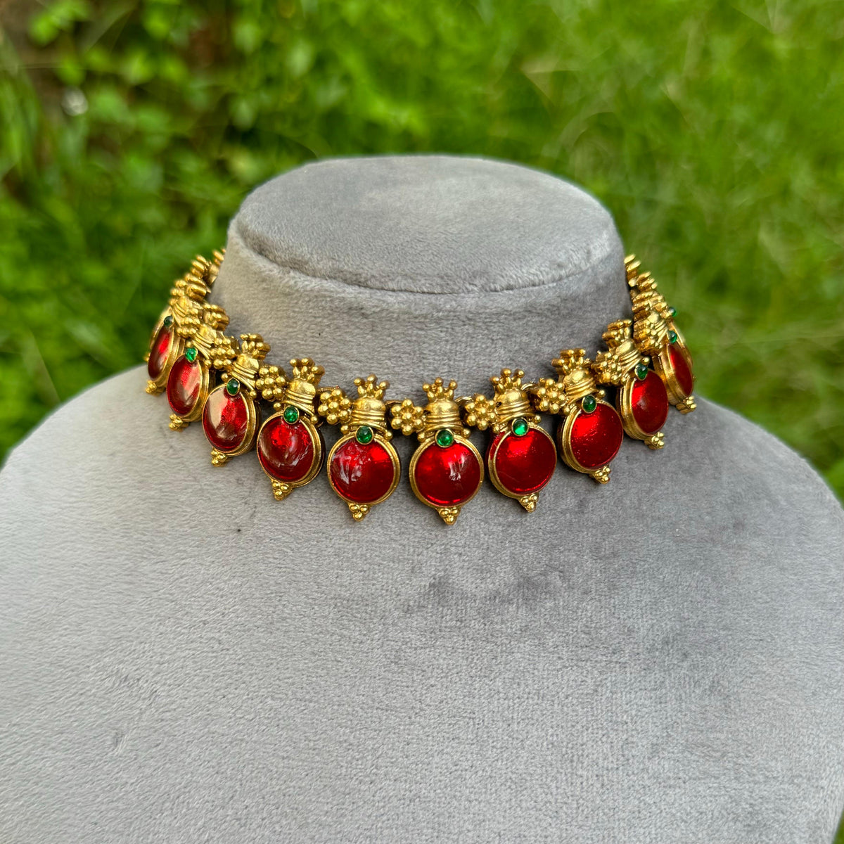 Palakka Round Choker -Red,Green