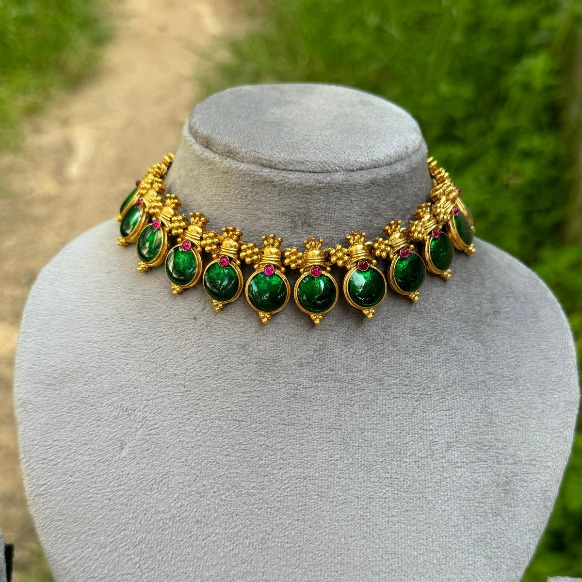 Palakka Round Choker -Red,Green